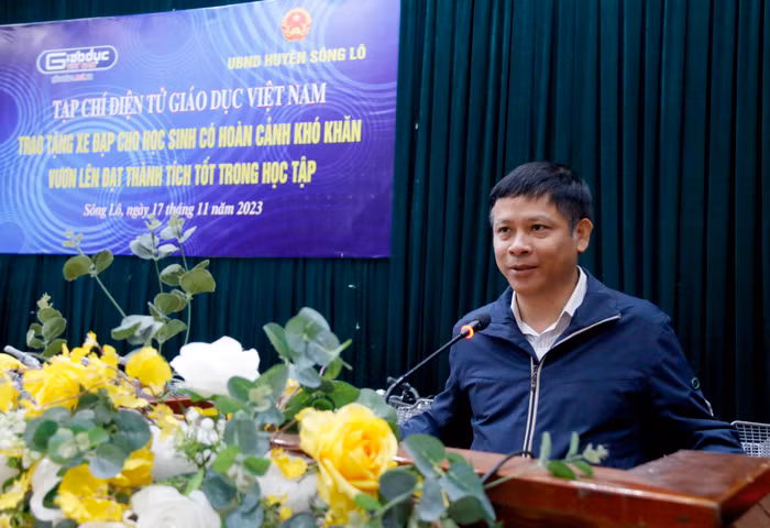 Ông Nguyễn Sơn Hải - Cục trưởng Cục Công nghệ thông tin (Bộ Giáo dục và Đào tạo) phát biểu. Ông Nguyễn Sơn Hải - Cục trưởng Cục Công nghệ thông tin (Bộ Giáo dục và Đào tạo) phát biểu.