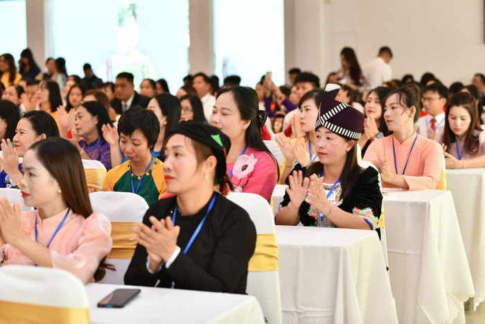 Chiều ngày 19/11, Bộ Giáo dục và Đào tạo tổ chức Lễ tuyên dương nhà giáo, cán bộ quản lý tiêu biểu năm 2023. Ảnh: Bộ Giáo dục và Đào tạo Chiều ngày 19/11, Bộ Giáo dục và Đào tạo tổ chức Lễ tuyên dương nhà giáo, cán bộ quản lý tiêu biểu năm 2023. Ảnh: Bộ Giáo dục và Đào tạo