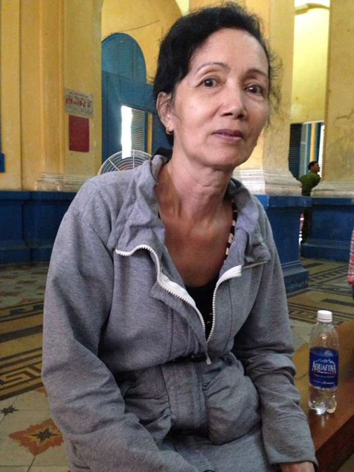 Bà Châu Ngọc Mỹ, ,mẹ của bị cáo Mỹ Xuân cũng có mặt tại phiên tòa. Ảnh: Dương Cầm Bà Châu Ngọc Mỹ, ,mẹ của bị cáo Mỹ Xuân cũng có mặt tại phiên tòa. Ảnh: Dương Cầm