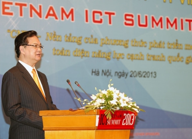 Thủ tướng Chính phủ Nguyễn Tấn Dũng phát biểu chỉ đạo tại Diễn đàn Cấp cao Công nghệ thông tin và truyền thông Việt Nam năm 2013 Thủ tướng Chính phủ Nguyễn Tấn Dũng phát biểu chỉ đạo tại Diễn đàn Cấp cao Công nghệ thông tin và truyền thông Việt Nam năm 2013