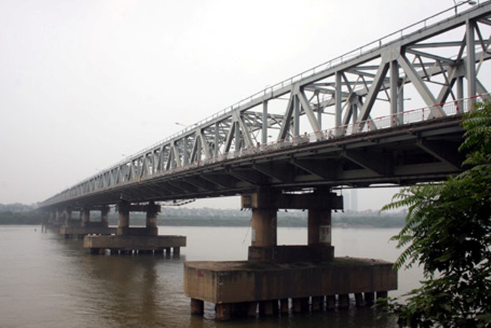 Từ 23 giờ ngày 25/6 đến hết ngày 29/6, xe ôtô kể cả xe buýt sẽ không được lưu thông qua cầu Chương Dương (Hà Nội)