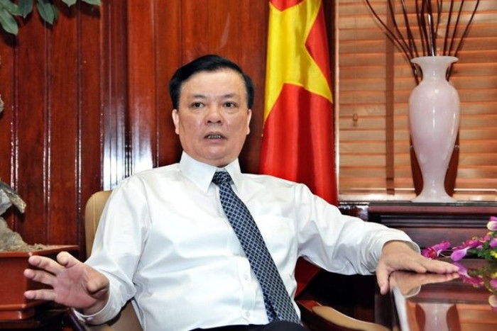 Bộ trưởng Bộ Tài chính Đinh Tiến Dũng: "Công khai quỹ bình ổn giá xăng dầu trên website của bộ" Bộ trưởng Bộ Tài chính Đinh Tiến Dũng: "Công khai quỹ bình ổn giá xăng dầu trên website của bộ"