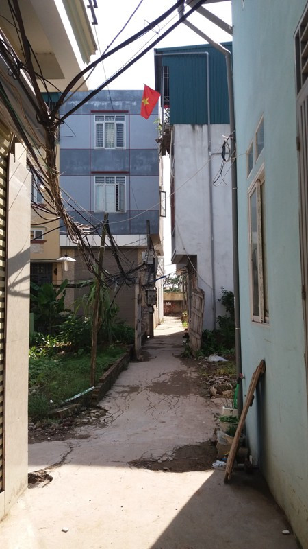 Hàng chục ngôi nhà 2, 3 tầng tại đây đã được xây dựng từ nhiều năm nay. Ảnh Bảo Nam