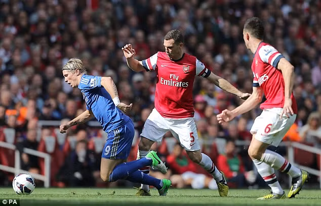 Trong những phút còn lại, cả hai đội đều đã tạo được một số cơ hội nhưng tỉ số 2-1 nghiêm về đội khách được giữ nguyên cho đến khi trọng tài Atkinson nổi hồi còi kết thúc trận đấu...