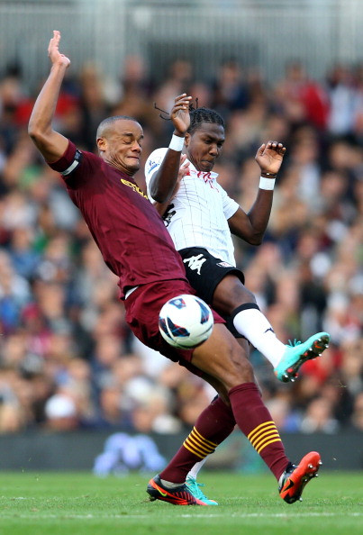 Ngay trước khi hiệp một trận đấu khép lại, đương kim vô địch đã tìm được bàn gỡ hòa nhờ công của Sergio Aguero... Ngay trước khi hiệp một trận đấu khép lại, đương kim vô địch đã tìm được bàn gỡ hòa nhờ công của Sergio Aguero...