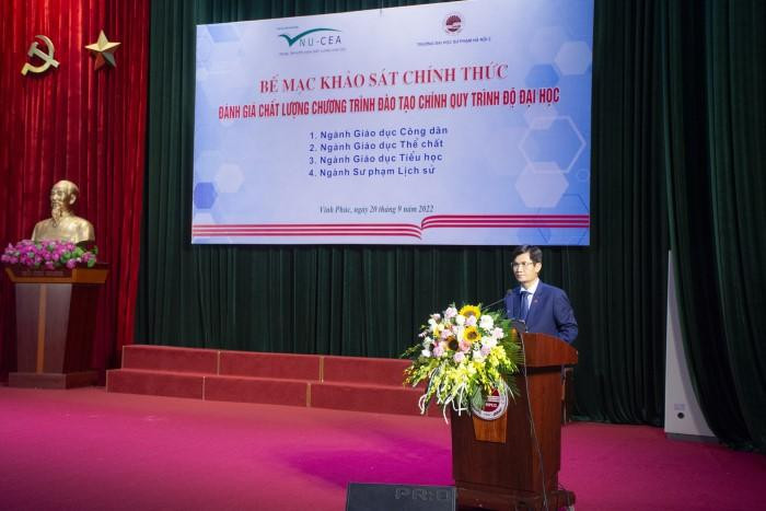 Phó Giáo sư, Tiến sĩ Nguyễn Quang Huy - Bí thư Đảng ủy, Hiệu trưởng phát biểu tại phiên bế mạc. Phó Giáo sư, Tiến sĩ Nguyễn Quang Huy - Bí thư Đảng ủy, Hiệu trưởng phát biểu tại phiên bế mạc.