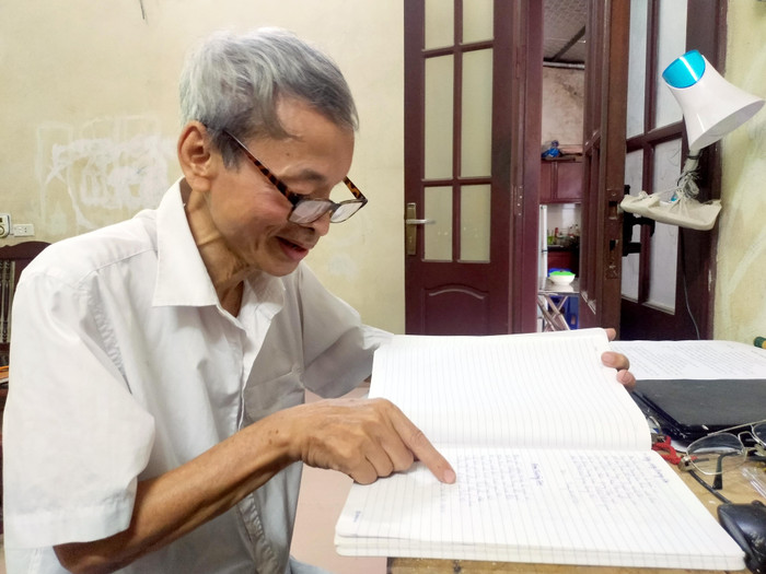 Thầy giáo thương binh Trần Quang Liệu. (Ảnh: Ngân Chi). Thầy giáo thương binh Trần Quang Liệu. (Ảnh: Ngân Chi).