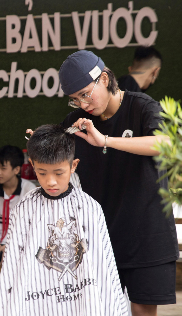 Khám, nhổ răng miễn phí và tập huấn chống xâm hại cho học sinh Bản Vược, Lào Cai ảnh 6