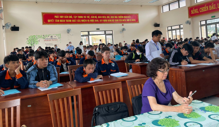 Hội nghị với gần 200 học sinh, sinh viên tiêu biểu của Trường Cao đẳng nghề Gia Lai. Hội nghị với gần 200 học sinh, sinh viên tiêu biểu của Trường Cao đẳng nghề Gia Lai.