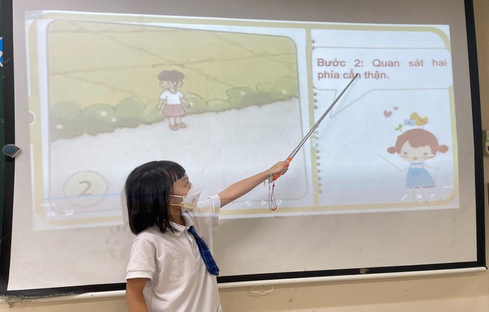 Học sinh tương tác với bài giảng. (NTCC).