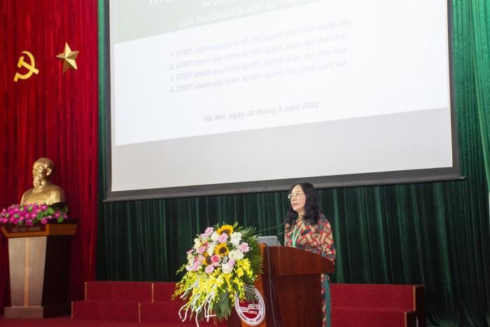 Tiến sĩ Nguyễn Thị Thu Hương - Thư ký Đoàn Chuyên gia đánh giá ngoài báo cáo tại phiên bế mạc. Tiến sĩ Nguyễn Thị Thu Hương - Thư ký Đoàn Chuyên gia đánh giá ngoài báo cáo tại phiên bế mạc.