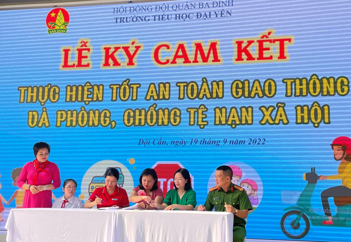 Lễ ký cam kết tại Trường Tiểu học Đại Yên. (Ảnh: NTCC).