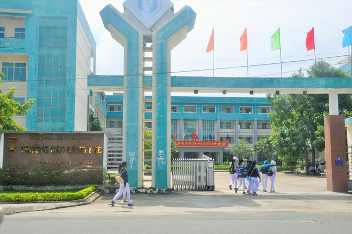 Cổng Trường Cao đẳng Y tế Quảng Nam (Ảnh: Báo Quảng Nam). Cổng Trường Cao đẳng Y tế Quảng Nam (Ảnh: Báo Quảng Nam).