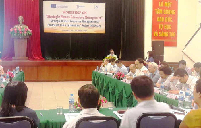 Việc xây dựng chiến lược nguồn nhân lực đóng vai trò đặc biệt quan trọng. Ảnh: AN Việc xây dựng chiến lược nguồn nhân lực đóng vai trò đặc biệt quan trọng. Ảnh: AN