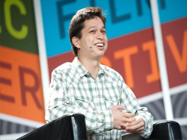 1. Ben Silbermann (29 tuổi) Silbermann đã rời Google để thành lập một công ty riêng cho mình. Sau một vài khởi đầu sai lầm, anh và đồng sáng lập Evan Sharp (29 tuổi) đã tạo ra trang mạng xã hội chia sẻ ảnh Pinterest. Pinterest đã nhanh chóng phát triển và đạt được gần 20 triệu người truy cập mỗi tháng. Trang mạng này hứa hẹn sẽ là đối thủ “nặng ký” của Facebook. Ben Silbermann đã khiếm cho giá trị của Pinterest tăng đáng kinh ngạc lên 1,5 tỷ USD.