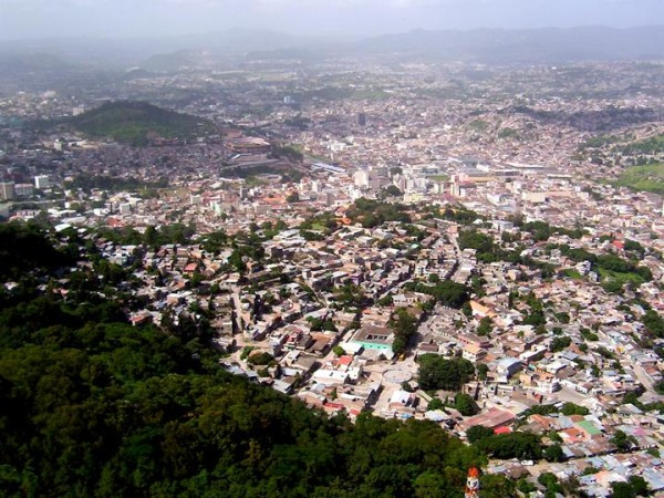 9. Tegucigalpa (Honduras) Nếu dọn đến Tegucigalpa, bạn không chỉ sống với chi phí rẻ mà còn có thể sống trong sự tiện nghi và sang trọng. Trong thành phố này, giá thuê một căn hộ hai phòng ngủ cực kỳ cao cấp chỉ có giá 700 USD/tháng. Nếu ở Hồng Kông, cũng căn hộ như vậy sẽ có chi phí hơn 7.000 USD/tháng. 9. Tegucigalpa (Honduras) Nếu dọn đến Tegucigalpa, bạn không chỉ sống với chi phí rẻ mà còn có thể sống trong sự tiện nghi và sang trọng. Trong thành phố này, giá thuê một căn hộ hai phòng ngủ cực kỳ cao cấp chỉ có giá 700 USD/tháng. Nếu ở Hồng Kông, cũng căn hộ như vậy sẽ có chi phí hơn 7.000 USD/tháng.