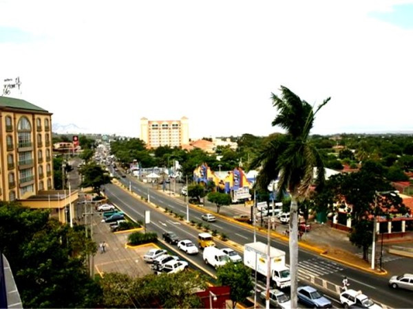 3. Managua (Nicaragua) Managua là thủ đô của nước Nicaragua. Nhu yếu phẩm hàng ngày như một chiếc vé xem phim (3,25 USD) và tách cà phê (1,63 USD) không tốn nhiều chi phí ở Managua. Và thực tế, giá tiêu dùng ở đây còn rẻ hơn nhiều so với bất cứ nơi nào khác trên thế giới. 3. Managua (Nicaragua) Managua là thủ đô của nước Nicaragua. Nhu yếu phẩm hàng ngày như một chiếc vé xem phim (3,25 USD) và tách cà phê (1,63 USD) không tốn nhiều chi phí ở Managua. Và thực tế, giá tiêu dùng ở đây còn rẻ hơn nhiều so với bất cứ nơi nào khác trên thế giới.