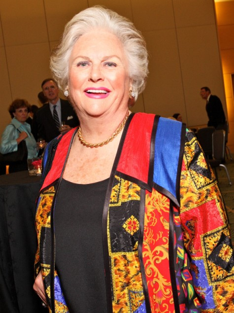 7. Jacqueline Mars Tài sản: 13,8 tỷ USD Bà chia sẻ tài sản của công ty Mars Candy, công ty kẹo lớn nhất thế giới có tổng tài sản ước tính là 31,6 tỷ USD, với hai người anh em của bà là John và Forrest Jr. 7. Jacqueline Mars Tài sản: 13,8 tỷ USD Bà chia sẻ tài sản của công ty Mars Candy, công ty kẹo lớn nhất thế giới có tổng tài sản ước tính là 31,6 tỷ USD, với hai người anh em của bà là John và Forrest Jr.