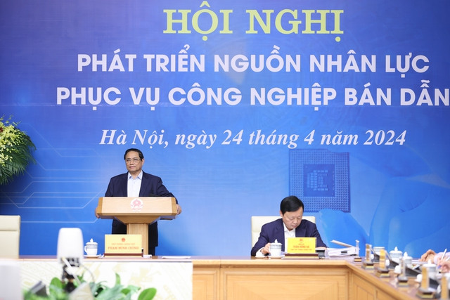 Thủ tướng Phạm Minh Chính nhấn mạnh, phát triển nguồn nhân lực cho công nghiệp bán dẫn là "đột phá của đột phá" trong đào tạo nhân lực chất lượng cao (Ảnh: baochinhphu.vn). img4289-17139553172141752907578.jpg