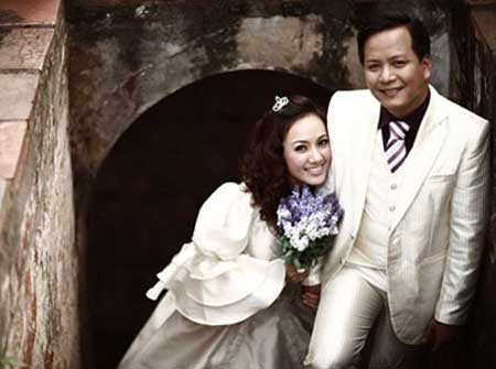 BTV Hoài Anh và chồng trong ngày cưới BTV Hoài Anh và chồng trong ngày cưới