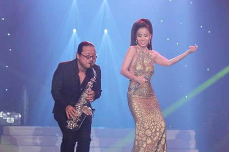 Chồng Tây triệu phú công khai nói 'yêu' ở liveshow để đời của Thu Minh ảnh 9 Chồng Tây triệu phú công khai nói 'yêu' ở liveshow để đời của Thu Minh ảnh 9