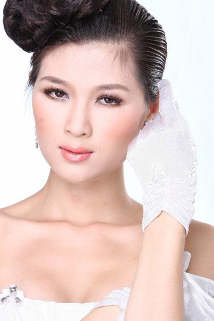 Mạc Anh Thư: "Anh Khánh luôn ủng hộ tôi dù tôi làm gì". Mạc Anh Thư: "Anh Khánh luôn ủng hộ tôi dù tôi làm gì".