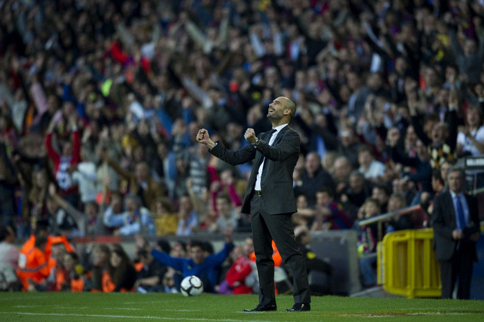 Năm 2008, Pep Guardiola chính thức được bổ nhiệm làm HLV trưởng của đội bóng Barcelona. Ở thời điểm đó, chẳng mấy ai tin một HLV trẻ và chưa có nhiều kinh nghiệm như Pep đủ sức dẫn dắt một CLB hùng mạnh như Barca đến thành công. Nhưng tất cả phải nhìn lại bởi ngay ở mùa giải đầu tiên ông đã giúp gã khổng lồ xứ Catalan giành cú ăn 6 vô tiền khoáng hậu trong lịch sử. Không những vậy, ông còn giúp đội chủ sân Nou Camp gặt hái hết thành công này đến thành công khác, cụ thể: Pep giúp CLB giành được tổng cộng 13 chiếc Cup trên mọi mặt trận trong suốt gần 4 năm qua, trong đó phải kể đến 2 Champions League, 3 Liga, 2 Cup VĐTG các CLB. Chính vì thế, việc Guardiola quyết định chia tay CLB Barca thực sự khiến các cule phải nuối tiếc cho dù đã được báo trước. Chúng ta cùng nhau nhớ lại những hình ảnh ấn tượng nhất giữa mối tình Guardiola - Barca trong suốt 4 năm qua. Năm 2008, Pep Guardiola chính thức được bổ nhiệm làm HLV trưởng của đội bóng Barcelona. Ở thời điểm đó, chẳng mấy ai tin một HLV trẻ và chưa có nhiều kinh nghiệm như Pep đủ sức dẫn dắt một CLB hùng mạnh như Barca đến thành công. Nhưng tất cả phải nhìn lại bởi ngay ở mùa giải đầu tiên ông đã giúp gã khổng lồ xứ Catalan giành cú ăn 6 vô tiền khoáng hậu trong lịch sử. Không những vậy, ông còn giúp đội chủ sân Nou Camp gặt hái hết thành công này đến thành công khác, cụ thể: Pep giúp CLB giành được tổng cộng 13 chiếc Cup trên mọi mặt trận trong suốt gần 4 năm qua, trong đó phải kể đến 2 Champions League, 3 Liga, 2 Cup VĐTG các CLB. Chính vì thế, việc Guardiola quyết định chia tay CLB Barca thực sự khiến các cule phải nuối tiếc cho dù đã được báo trước. Chúng ta cùng nhau nhớ lại những hình ảnh ấn tượng nhất giữa mối tình Guardiola - Barca trong suốt 4 năm qua.