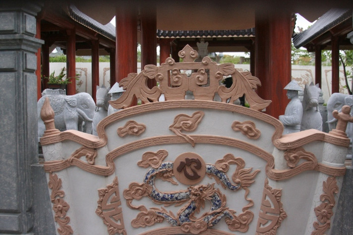 Nhìn từ chính diện lăng mộ một Tâm rất lớn