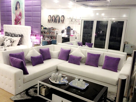 Phòng khách màu tím trong căn nhà sang của Ngọc Trinh Phòng khách màu tím trong căn nhà sang của Ngọc Trinh