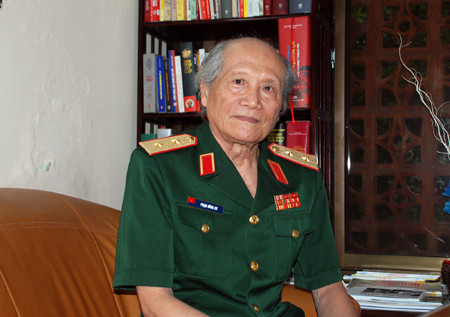 Trung tướng Phạm Hồng Cư - nguyên Phó Chủ nhiệm Tổng cục Chính trị QĐND Việt Nam (Ảnh: Dân Việt) Trung tướng Phạm Hồng Cư - nguyên Phó Chủ nhiệm Tổng cục Chính trị QĐND Việt Nam (Ảnh: Dân Việt)
