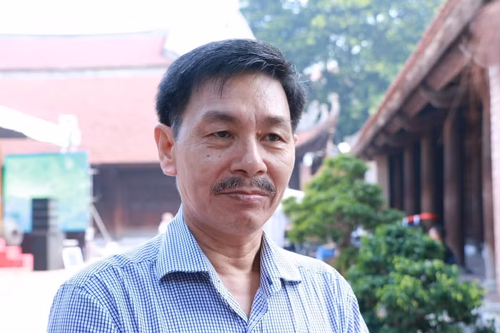 Theo Phó giáo sư Trần Văn Tớp - Hiệu phó trường Đại học Bách khoa Hà Nội cho rằng, ngoài kiến thức, các em sinh viên cần rèn luyện thêm kĩ năng làm việc nhóm, kĩ năng thuyết trình, ngoại ngữ... để khi ra trường có được vị trí việc làm tốt.