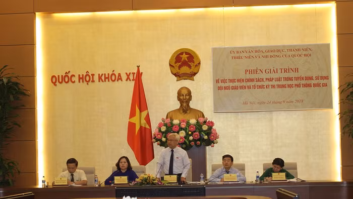 Ngày 24/9, tại Hà Nội, Ủy ban Văn hóa, Giáo dục, Thanh niên, Thiếu niên và Nhi đồng của Quốc hội tổ chức Phiên giải trình về thực hiện chính sách, pháp luật trong tuyển dụng, sử dụng đội ngũ giáo viên và tổ chức kỳ thi trung học phổ thông quốc gia. (Ảnh: Thùy Linh)