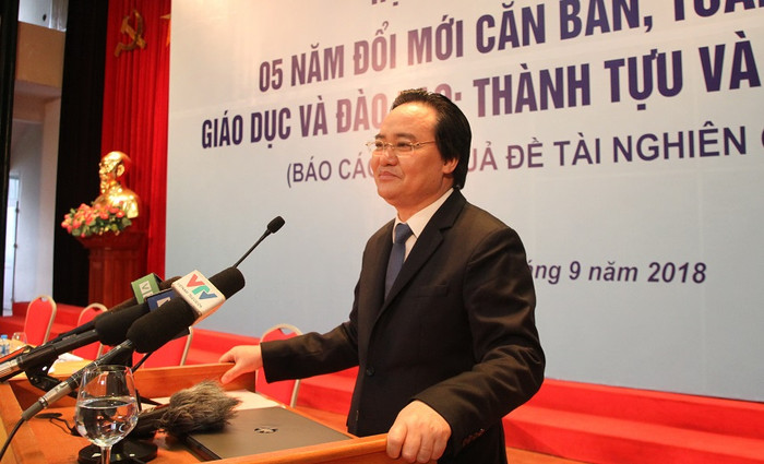 Bộ trưởng Phùng Xuân Nhạ nhấn mạnh, đổi mới giáo dục là một quá trình liên tục, đây cũng là sự nghiệp của toàn dân, toàn hệ thống chính trị. (Ảnh: Lê Cường) Bộ trưởng Phùng Xuân Nhạ nhấn mạnh, đổi mới giáo dục là một quá trình liên tục, đây cũng là sự nghiệp của toàn dân, toàn hệ thống chính trị. (Ảnh: Lê Cường)