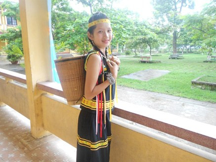 Lê Thị Duyên giành vé vào vòng 2 nhờ tin nhắn SMS.