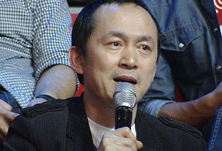 Nhạc sĩ Quốc Trung giải thích về dàn dựng tiết mục &quot;Đi học&quot; trước khán giả.