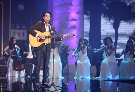 Ca sĩ Hải Bột thể hiện ca khúc &quot;Đi học&quot; sai nhạc, lời.