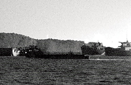 1 giờ 34 phút một chiếc pon tông đầy, 1 giờ 52 phút 9 giây di chuyển qua bên kia sông