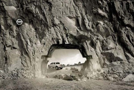 Ôtô mạnh mẽ đi xuyên qua núi ! Ôtô mạnh mẽ đi xuyên qua núi !