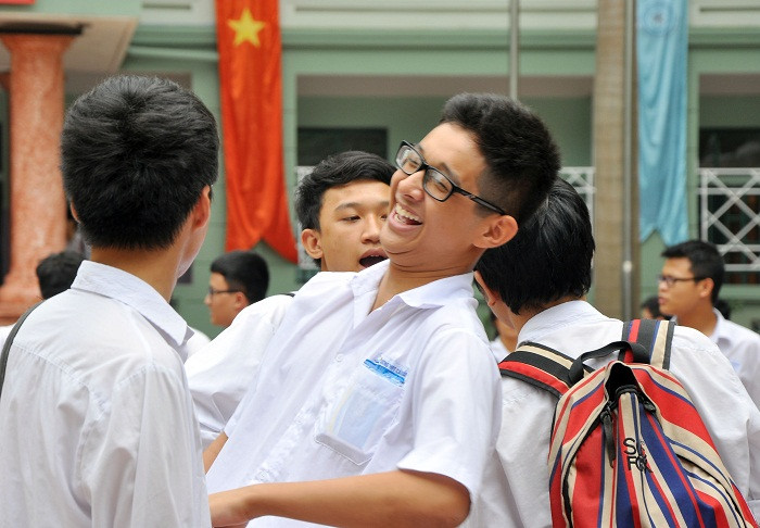 Những nụ cười tươi báo hiệu một điều khả quan về môn thi ngữ văn.