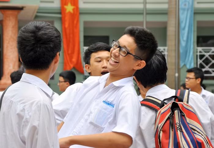Những nụ cười tươi báo hiệu một điều khả quan về môn thi ngữ văn.