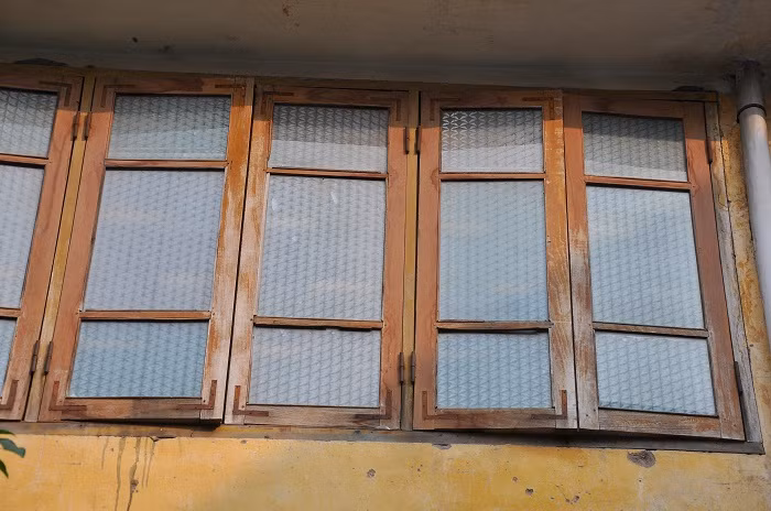 Các phòng thi đều đóng cửa sổ phía sau