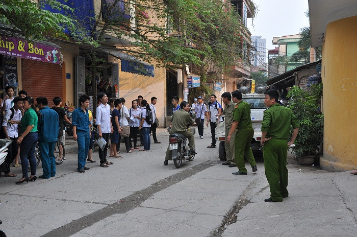 Trong ngày thi (18/6) vào lớp 10, cơ quan an ninh cũng được huy động đông để đảm bảo an toàn cho kỳ thi. Kỳ thi tại trường THPT Quang Trung diễn ra tốt đẹp.