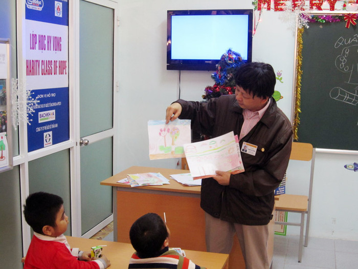 Xem tranh Tết của các "ông đồ nhí" Lớp học Hy vọng ảnh 1 Xem tranh Tết của các "ông đồ nhí" Lớp học Hy vọng ảnh 1