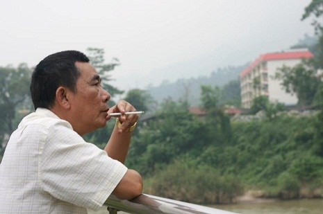 "Việt Nam - đó là quốc gia của chúng tôi, chúng tôi tự hào, chúng tôi xây dựng, chúng tôi bảo vệ, chúng tôi gìn giữ bằng ý chí, lòng tự trọng, sự nỗ lực vô tận và đấu tranh kiên nhẫn, bền bỉ cho một xã hội tốt đẹp hơn" - Nhà văn Nguyễn Quang Vinh. (Xem thêm: Coi thường người Việt - du học sinh Nhật đang mất cội nguồn) "Việt Nam - đó là quốc gia của chúng tôi, chúng tôi tự hào, chúng tôi xây dựng, chúng tôi bảo vệ, chúng tôi gìn giữ bằng ý chí, lòng tự trọng, sự nỗ lực vô tận và đấu tranh kiên nhẫn, bền bỉ cho một xã hội tốt đẹp hơn" - Nhà văn Nguyễn Quang Vinh. (Xem thêm: Coi thường người Việt - du học sinh Nhật đang mất cội nguồn)