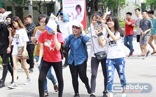 Bộ Giáo dục chưa chốt chuyện thi cử, thí sinh cứ bình tĩnh học tập. ảnh: Thùy Linh. Bộ Giáo dục chưa chốt chuyện thi cử, thí sinh cứ bình tĩnh học tập. ảnh: Thùy Linh.