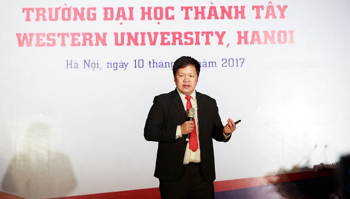 Theo tân Hiệu trưởng Đại học Thành Tây, ở nước ngoài, thủ khoa tốt nghiệp một trường đại học sẽ được chào đón và rước về ngay từ khi biết sinh viên đó có khả năng trở thành thủ khoa. (Ảnh: website trường Đại học Thành Tây )