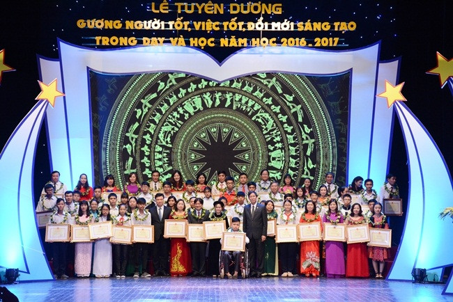 Tuyên dương 161 học sinh, sinh viên dân tộc thiểu số xuất sắc ảnh 2