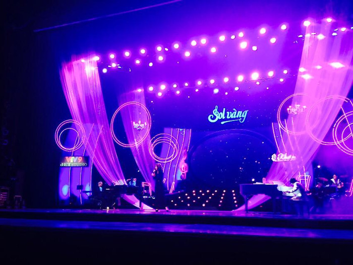 Nhạc sĩ Nguyễn Ánh 9 song tấu cùng con trai Nhạc sĩ Nguyễn Ánh 9 song tấu cùng con trai