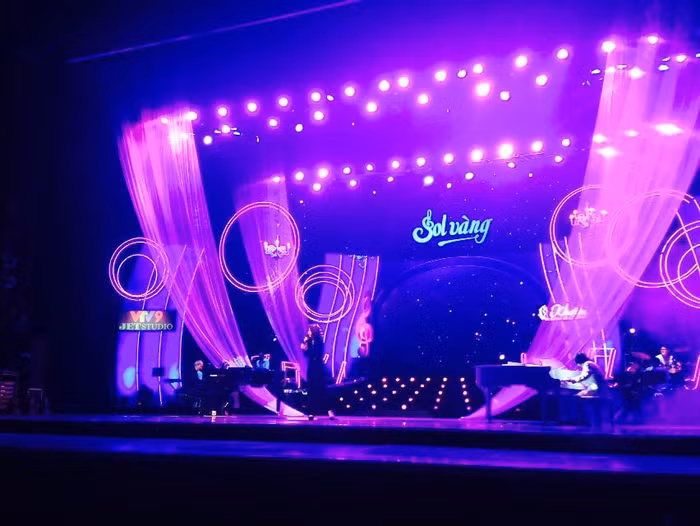 Nhạc sĩ Nguyễn Ánh 9 song tấu cùng con trai Nhạc sĩ Nguyễn Ánh 9 song tấu cùng con trai