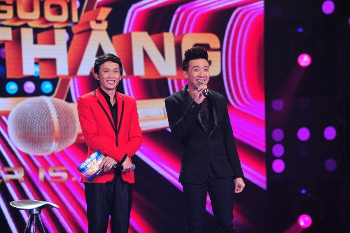 Bộ 3 Hoài Linh - Việt Hương - Trấn Thành có dịp tái hợp trên sân khấu. Bộ 3 Hoài Linh - Việt Hương - Trấn Thành có dịp tái hợp trên sân khấu.